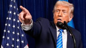 Presiden AS Donald Trump berpidato di Gedung Putih setelah mengumumkan penarikan Garda Nasional dari tiga kota besar: Chicago, Los Angeles, dan Portland.