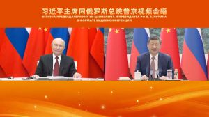 Xi Jinping dan Vladimir Putin dalam pertemuan virtual awal 2026 membahas kerja sama strategis China–Rusia dan stabilitas global.