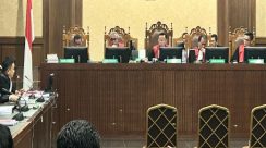 Sidang perdana untuk terdakwa Ibrahim Arief alias Ibam, Sri Wahyuningsih, dan Mulyatsyah, di Pengadilan Tindak Pidana Korupsi (Tipikor) pada Pengadilan Negeri Jakarta Pusat, Selasa (16_12_2025).