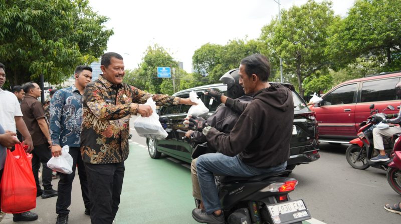 Ditjenpas Bagikan 1.000 Paket Makanan Gratis di Jumat Berkah