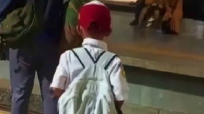 Siswa SD Naik Kereta dari Tangerang ke Klender
