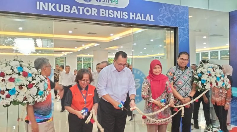 Kepala BRIN/Rektor IPB University, Prof Arif Satria Resmikan Gedung Inkubator Bisnis Halal IPB