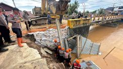 Akses Vital Tapanuli Pulih, Brimob Sumut Tunjukkan Respons Cepat