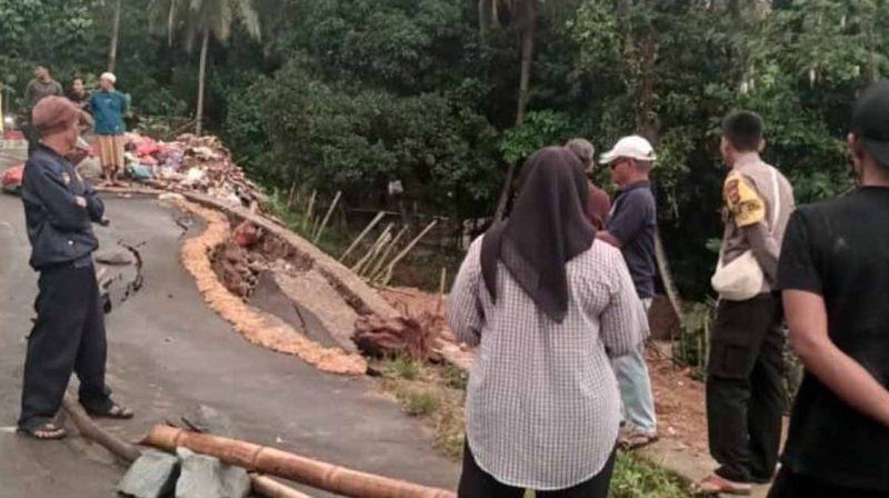 Tanggul Sukaraja Jebol