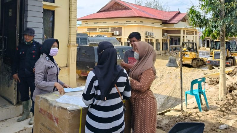 Petugas Polres Aceh Tamiang