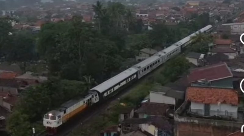 Kereta Wisata Jaka Lalana