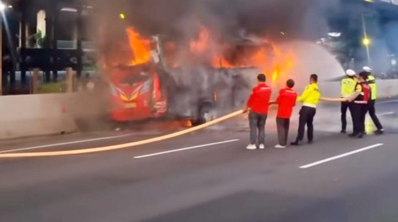 Kebakaran Bus