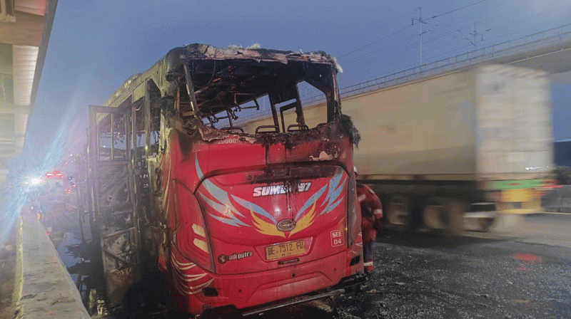 bus-terbakar