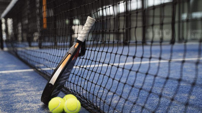 high-angle-tennis-palette-balls-arrangement